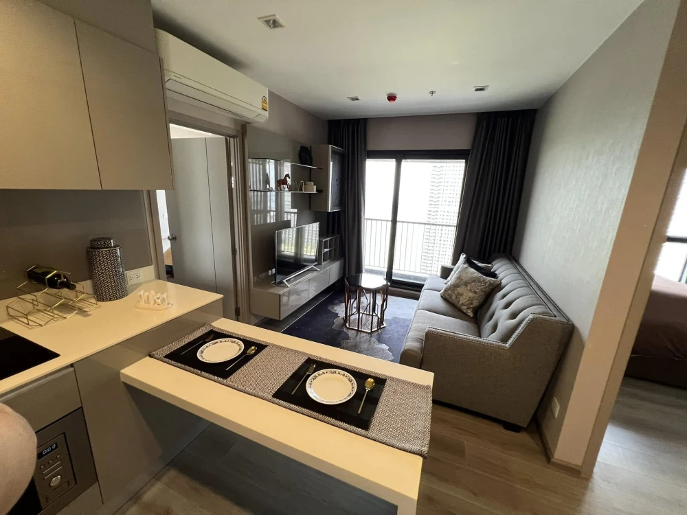 ให้เช่า The Politan Rive ห้องใหญ่อยู่สบาย ชั้น 29 ได้วิวแม่น้ำ เฟอร์ เครื่องใช้ไฟฟ้าครบ มาแต่ตัวเข้าอยู่ได้เลย