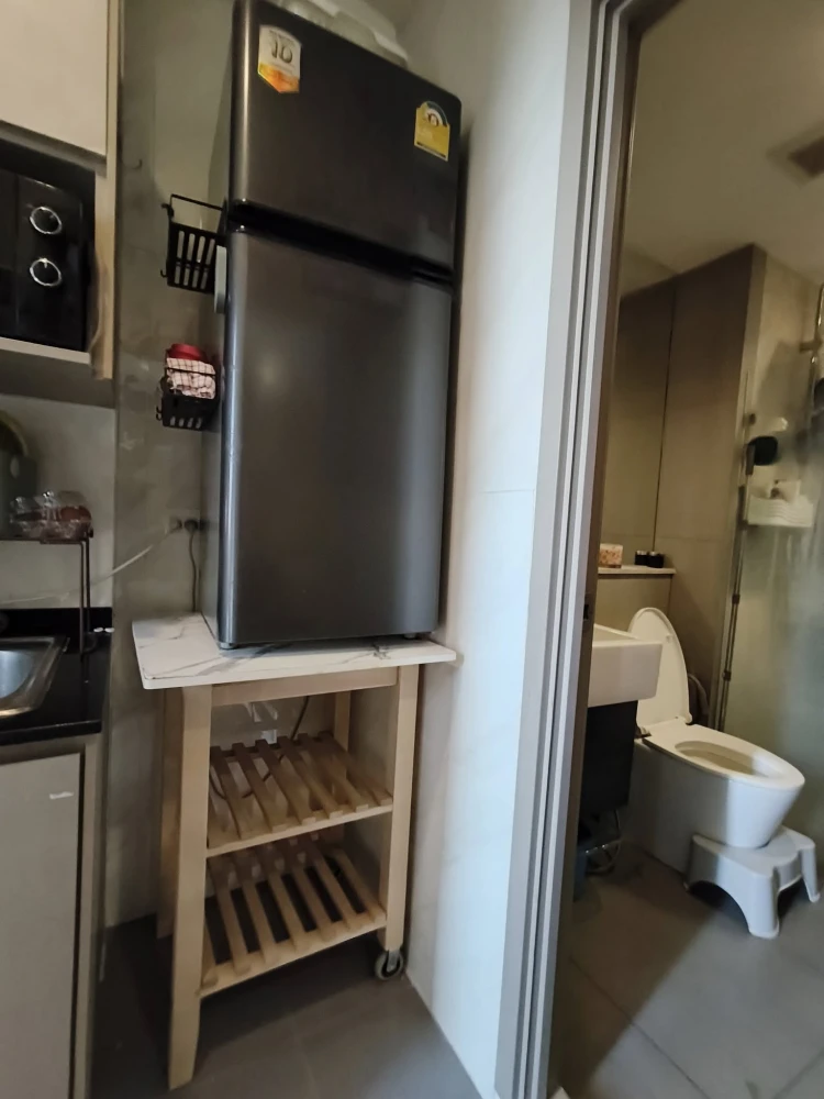 ให้เช่า The Politan Rive เฟอร์นิเจอร์ และ เครื่องใช้ไฟฟ้าครบ เตียงชั้นครึ่งเก็บของและเสื้อผ้า ได้เยอะมาก จองเลย