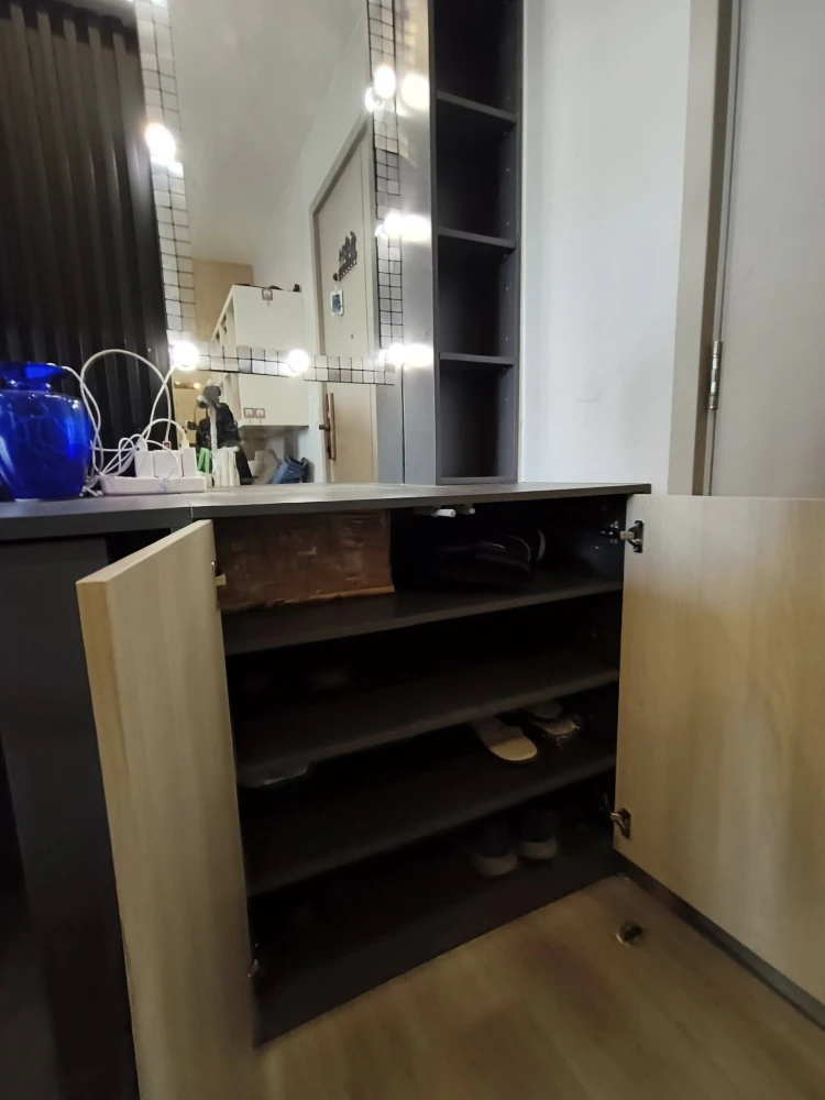 ให้เช่า The Politan Rive เฟอร์นิเจอร์ และ เครื่องใช้ไฟฟ้าครบ เตียงชั้นครึ่งเก็บของและเสื้อผ้า ได้เยอะมาก จองเลย