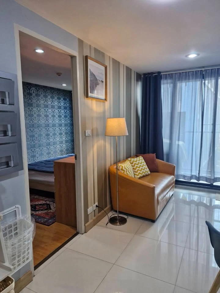 ให้เช่า The President Sukhumvit 81 ห้องแต่งสวย ติดวอลเปเปอร์อย่างดี เฟอร์ครบ จองด่วน