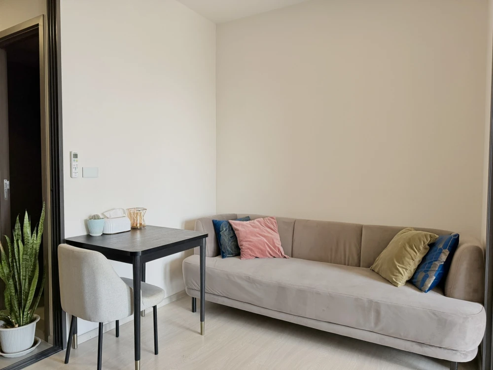 ให้เช่า The Privacy Jatujak 1 ห้องนอน 1 ห้องน้ำ เฟอร์นิเจอร์ครบครัน วิวสวนจตุจักรสวยมาก จองเลย