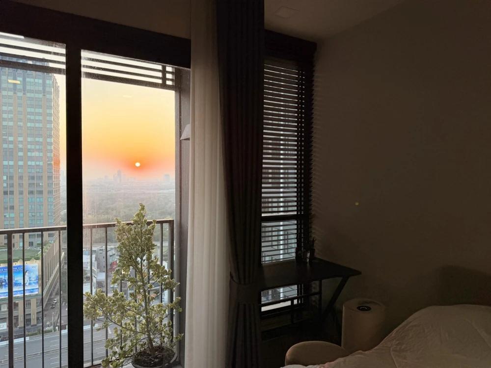 ให้เช่า The Privacy Jatujak 1 ห้องนอน 1 ห้องน้ำ เฟอร์นิเจอร์ครบครัน วิวสวนจตุจักรสวยมาก จองเลย