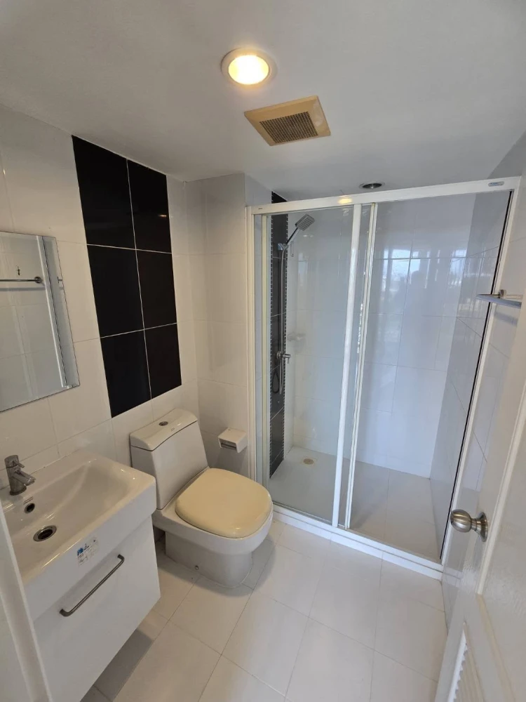 ให้เช่า The Raffles Condominium 2 ห้องนอน พื้นที่ใช้สอยเยอะ ทำเลดี เดินทางสะดวก จองเลย