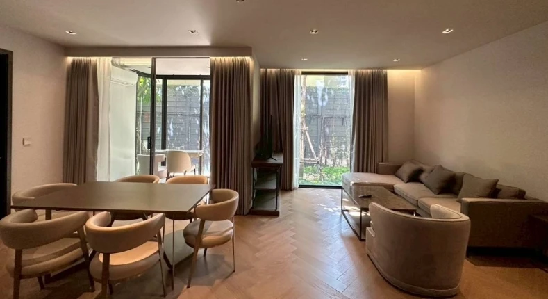 ให้เช่า The Reserve 61 Hideaway 2 ห้องนอน มาพร้อมการตกแต่งที่ครบครัน จองเลย