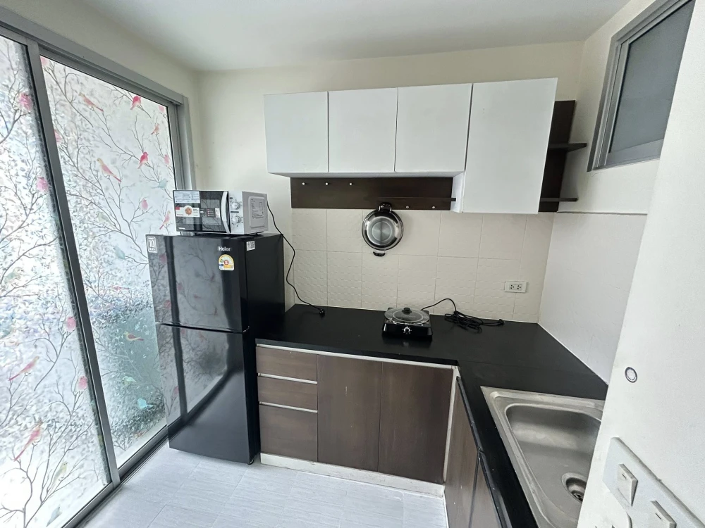 ให้เช่า The rise B ห้องพร้อมอยู่ เฟอร์พร้อม ราคาสบายกระเป๋า จองเลย