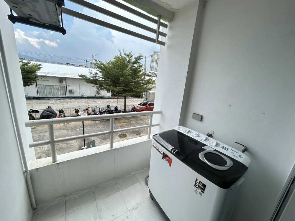 ให้เช่า The rise B ห้องพร้อมอยู่ เฟอร์พร้อม ราคาสบายกระเป๋า จองเลย