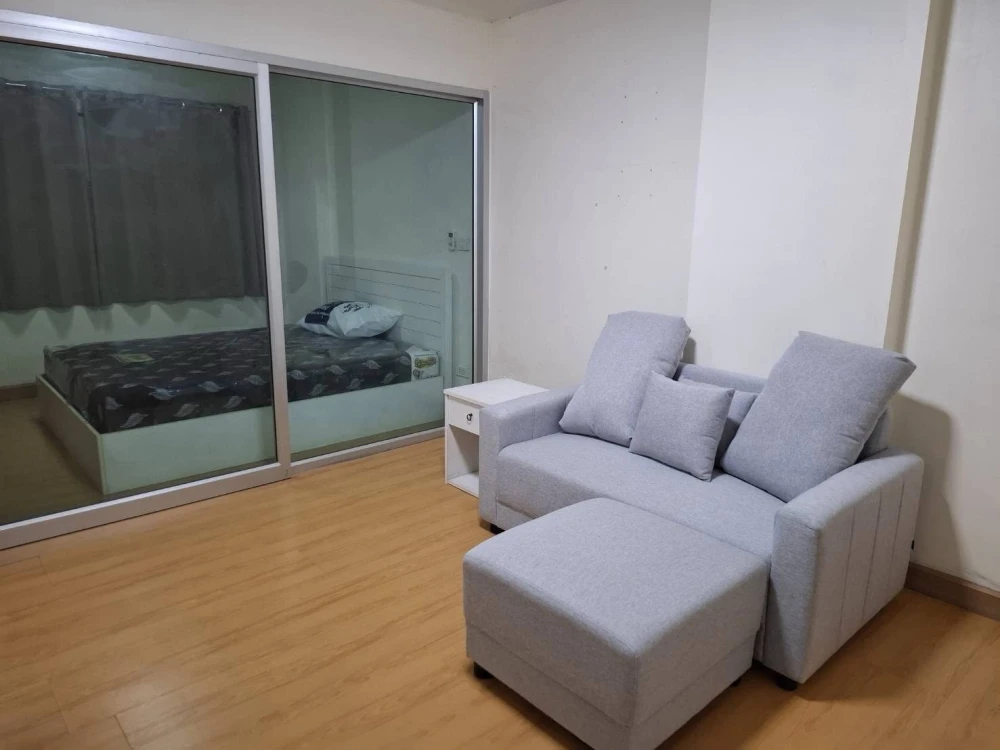 For rent: The Rise B, 1 bedroom, 1 bathroom, 4th floor. Fully furnished, ready to move in.