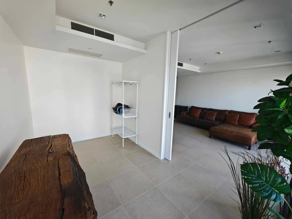 ให้เช่า The River 3 ห้องนอน ชั้นสูง วิวแม่น้ำเปิดโล่ง สนใจจองเลย ห้ามพลาด