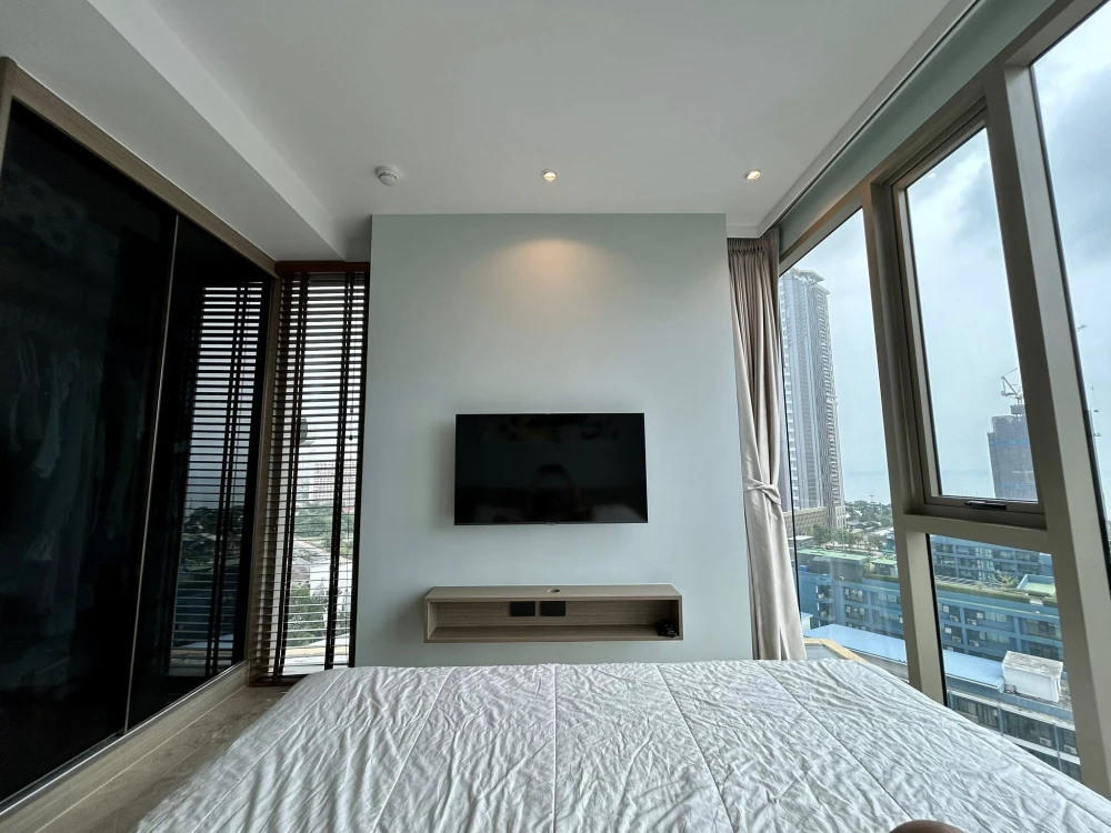 ให้เช่า The Riviera Ocean Drive ห้องกว้างพื้นที่ใช้สอยเยอะ มาพร้อมอ่างกุซซี่ส่วนตัวบนระเบียง ทำเลดี จองเลย