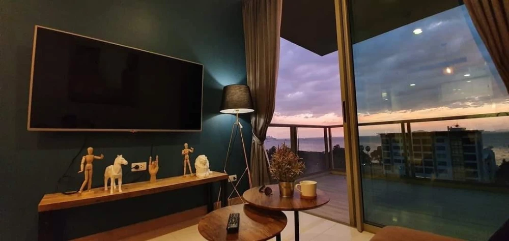 ให้เช่า The Riviera Wong Amat Beach ห้องกว้างพื้นที่ใช้สอยเยอะ แต่งคุมโทน วิวทะเลสวย รีบจองเลย