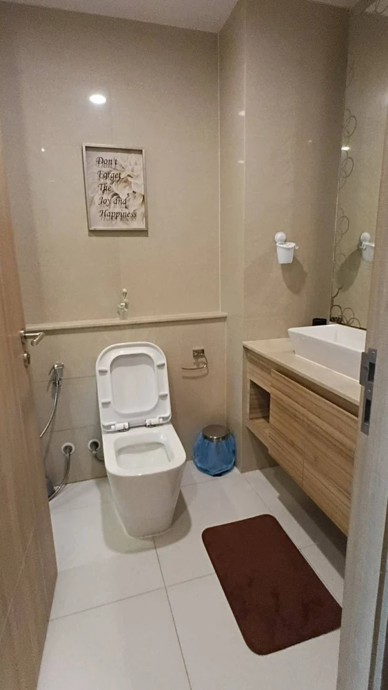 ให้เช่า The Riviera Wongamat  ห้องพร้อมอยู่ เฟอร์ครบ วิวสระ รีบจองเลย