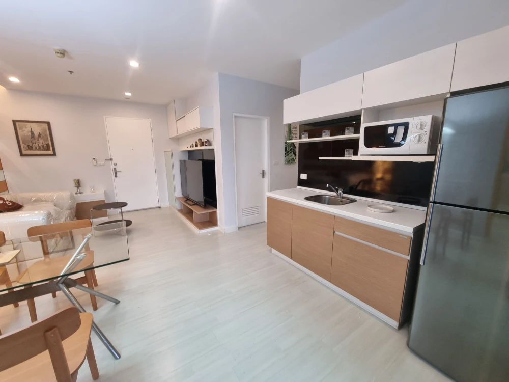 ให้เช่า The Room รัชดา-ลาดพร้าว คอนโดสไตล์รีสอร์ตเพื่อฮีลกายฮีลใจ ห้องกว้างโปร่งเพดานสูง อากาศถ่ายเท จองเลย