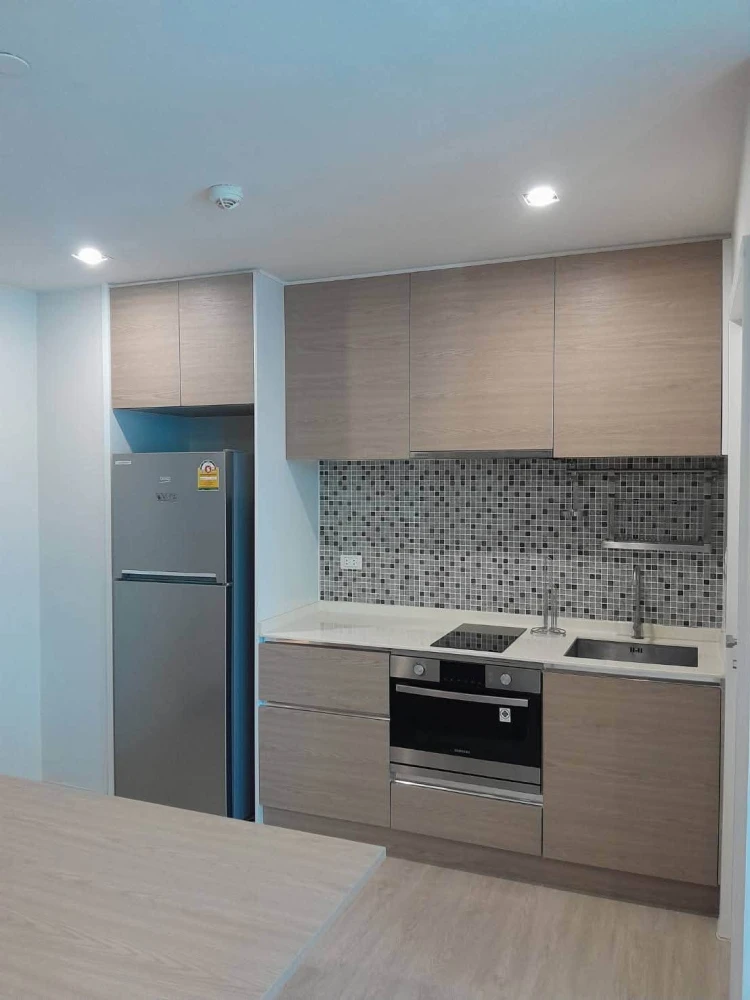 ให้เช่า The Room Sukhumvit 21 1 ห้องนอน 1 ห้องน้ำ พื้นที่ใช้สอยเยอะ บิวท์อินเฟอร์นิเจอร์อย่างดี จองเลย