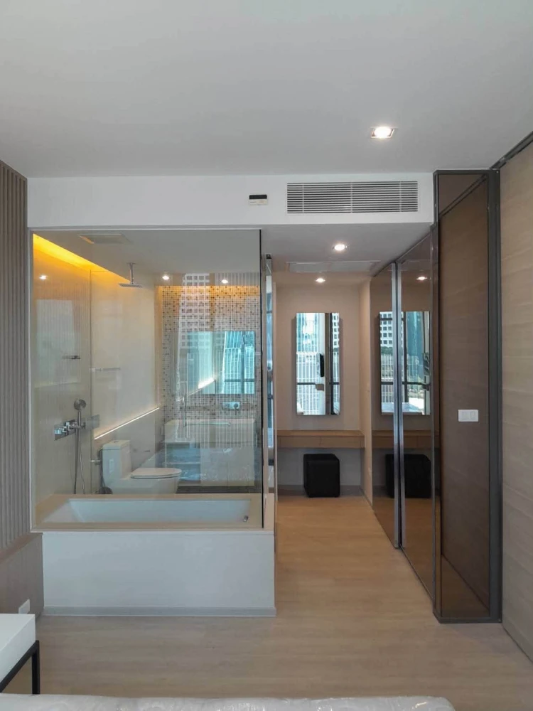 ให้เช่า The Room Sukhumvit 21 1 ห้องนอน 1 ห้องน้ำ พื้นที่ใช้สอยเยอะ บิวท์อินเฟอร์นิเจอร์อย่างดี จองเลย