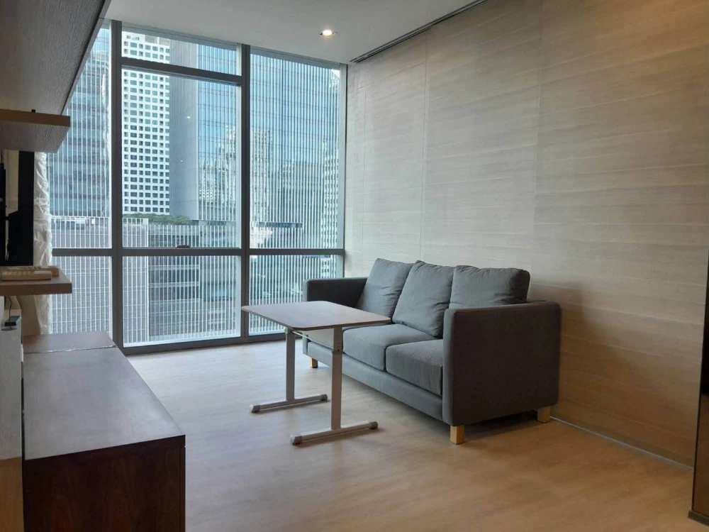 ให้เช่า The Room Sukhumvit 21 1 ห้องนอน 1 ห้องน้ำ พื้นที่ใช้สอยเยอะ บิวท์อินเฟอร์นิเจอร์อย่างดี จองเลย