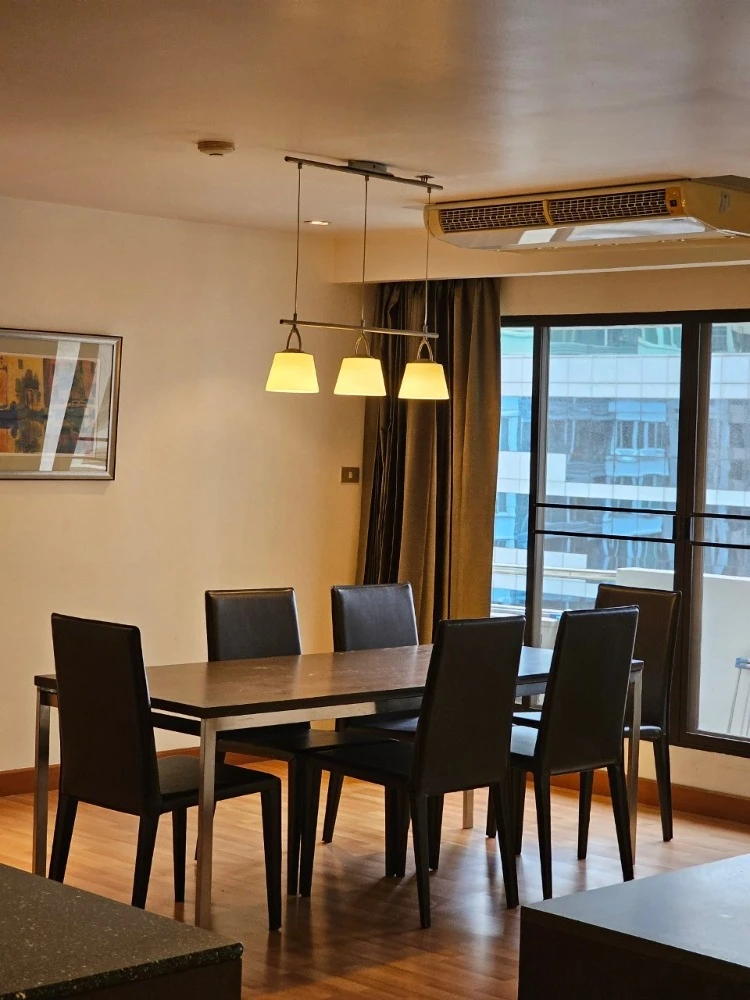 ให้เช่า The Royal Place 2 ชั้น 20 พร้อมเฟอร์นิเจอร์และเครื่องใช้ไฟฟ้าครบ จองเลย ด่วนๆ