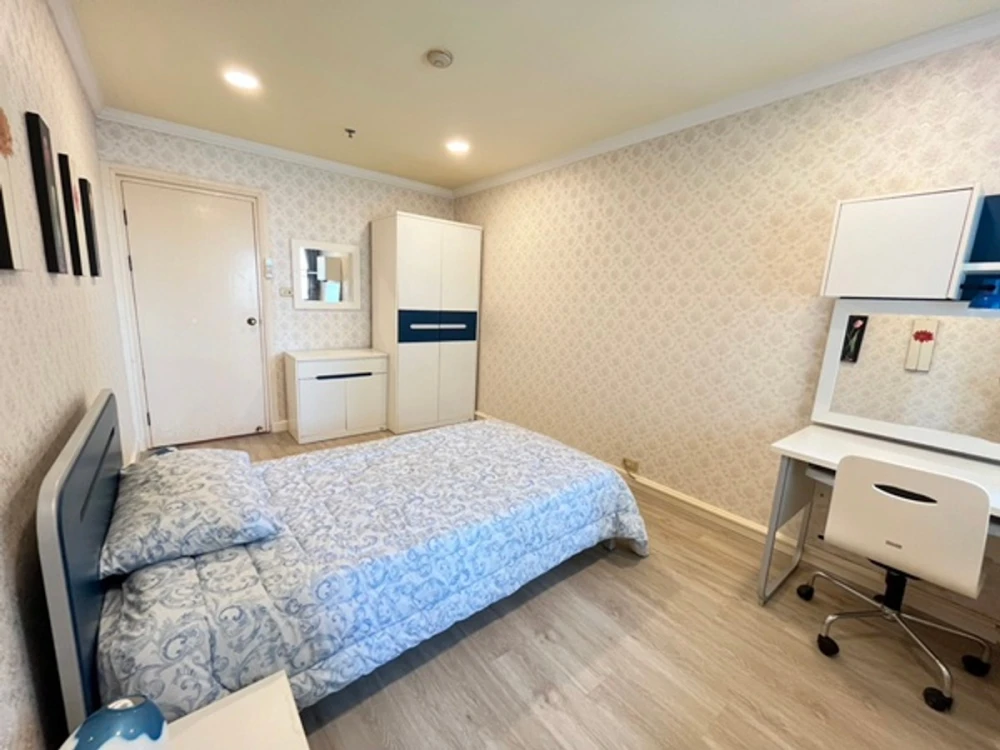 ให้เช่า The Royal Place 2 ห้องกว้าง แต่งครบ พร้อมอยู่ สนใจรีบจองเลย อย่ารอช้า