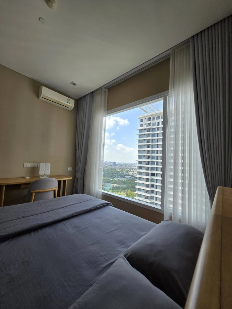 ให้เช่า The Saint Residences ที่พักอาศัยระดับคุณภาพบนชั้นสูง ห้องมุม: ให้ความรู้สึกโปร่งสบาย พร้อมวิวพาโนรามา
