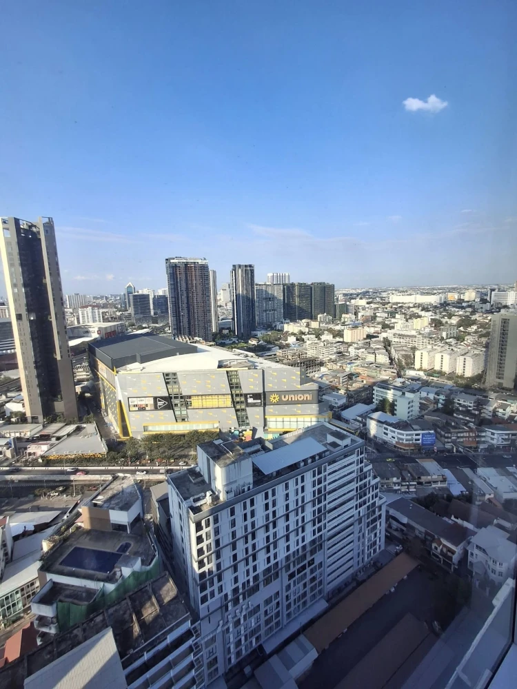 ให้เช่า The Saint Residences ห้องชั้นสูง (ชั้น 28) ทิศเหนือ เครื่องใช้ไฟฟ้ากับเฟอร์นิเจอร์ครบครัน ใช้ของดี