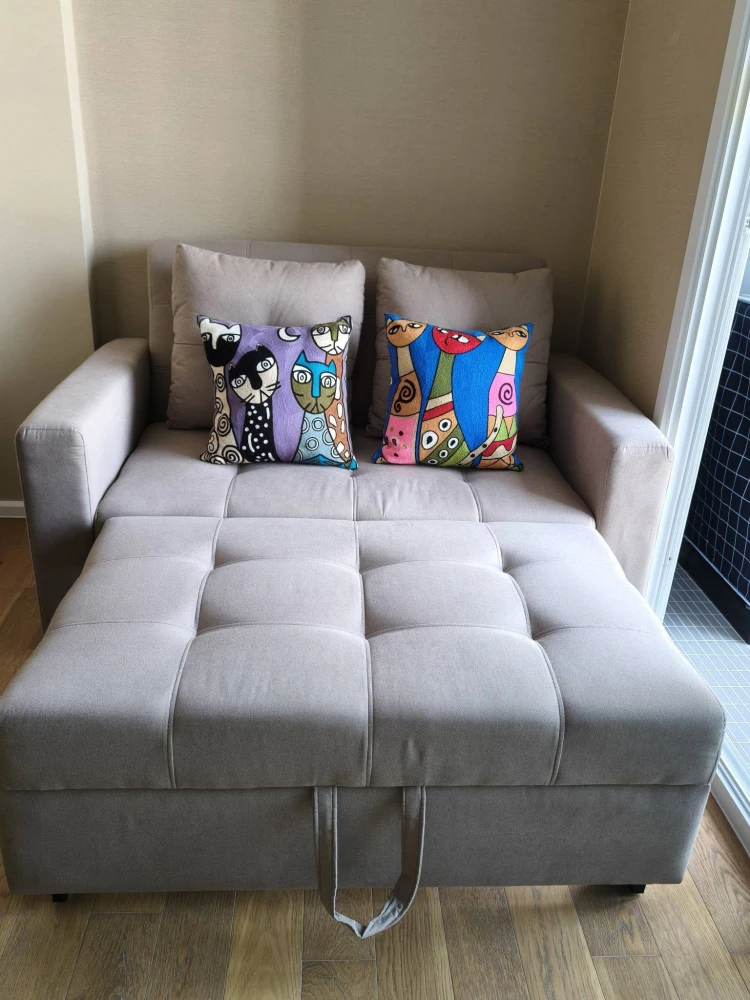 For rent: The Saint Residences, corner unit offering privacy, 20th floor, fully furnished. Book now!