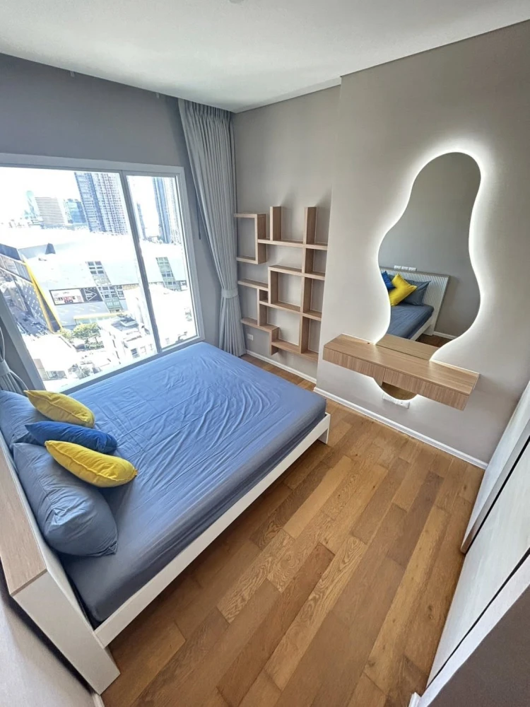 For rent: The Saint Residences, corner unit offering privacy, fully furnished, beautiful view. Don't miss out!