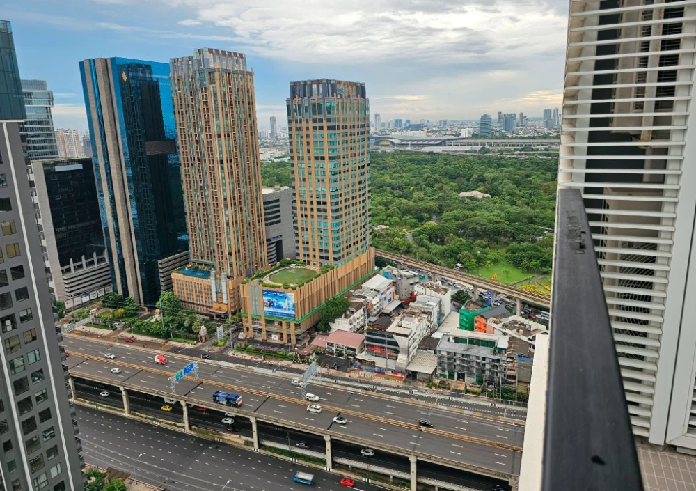 ให้เช่า The Saint Residences ห้องมุม ชั้นสูงมากๆ วิวเมืองโล่ง ไม่มีตึกบัง เฟอร์นิเจอร์คุณภาพดี คัดสรรเป็นพิเศษ สนใจจองเลย