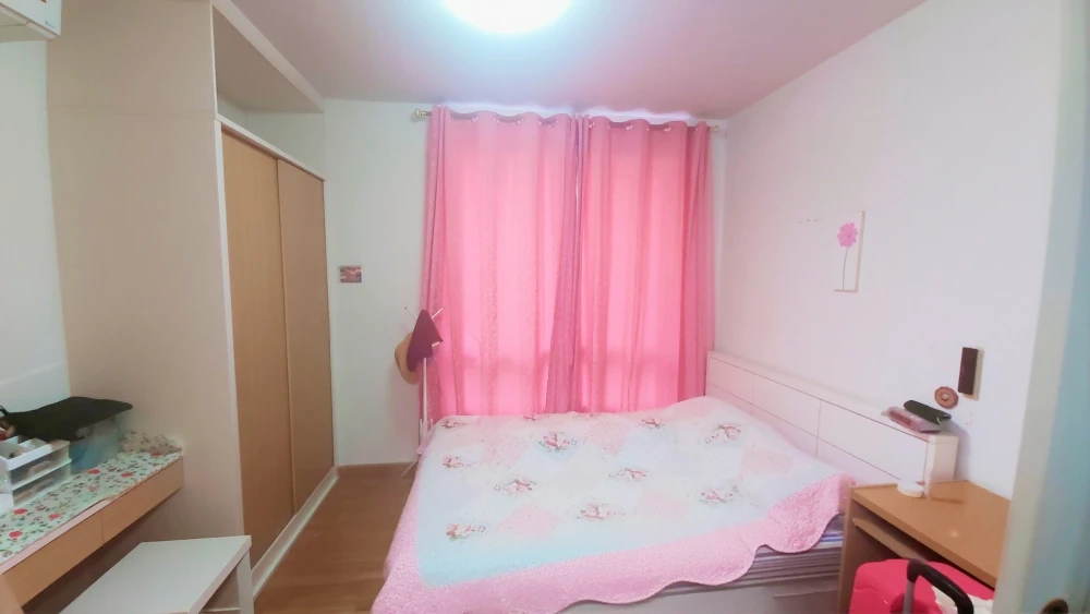 ให้เช่า The Seed Ratchada-Huai Khwang 1 ห้องนอน 1 ห้องน้ำ มาพร้อมเฟอร์ครบครัน หิ้วกระเป๋าเข้าอยู่ได้เลยจ้า