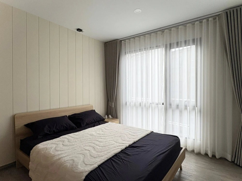 ให้เช่า The Shade สาทร 1 กั้นห้องเป็นสัดส่วน วิวสระ หันทิศเหนือ ห้องเย็นทั้งวัน รีบจองให้ไว