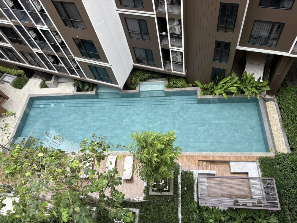 ให้เช่า The Shade สาทร 1 กั้นห้องเป็นสัดส่วน วิวสระ หันทิศเหนือ ห้องเย็นทั้งวัน รีบจองให้ไว