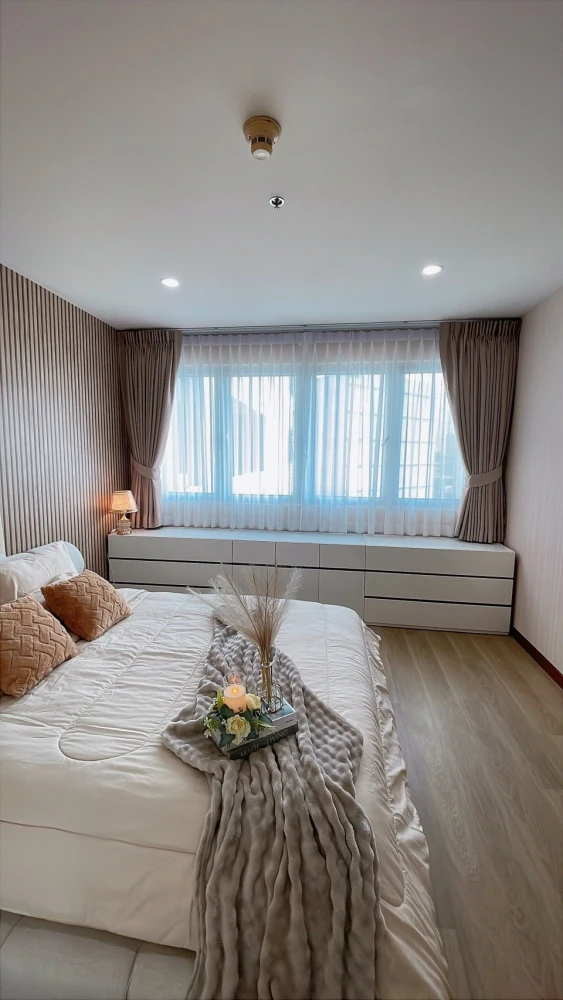 ให้เช่า The Star Estate@Narathiwas ห้องแต่งสวยคุมโทนสุดปัง ติดวอลเปเปอร์อย่างดี รีบจองด่วนๆ