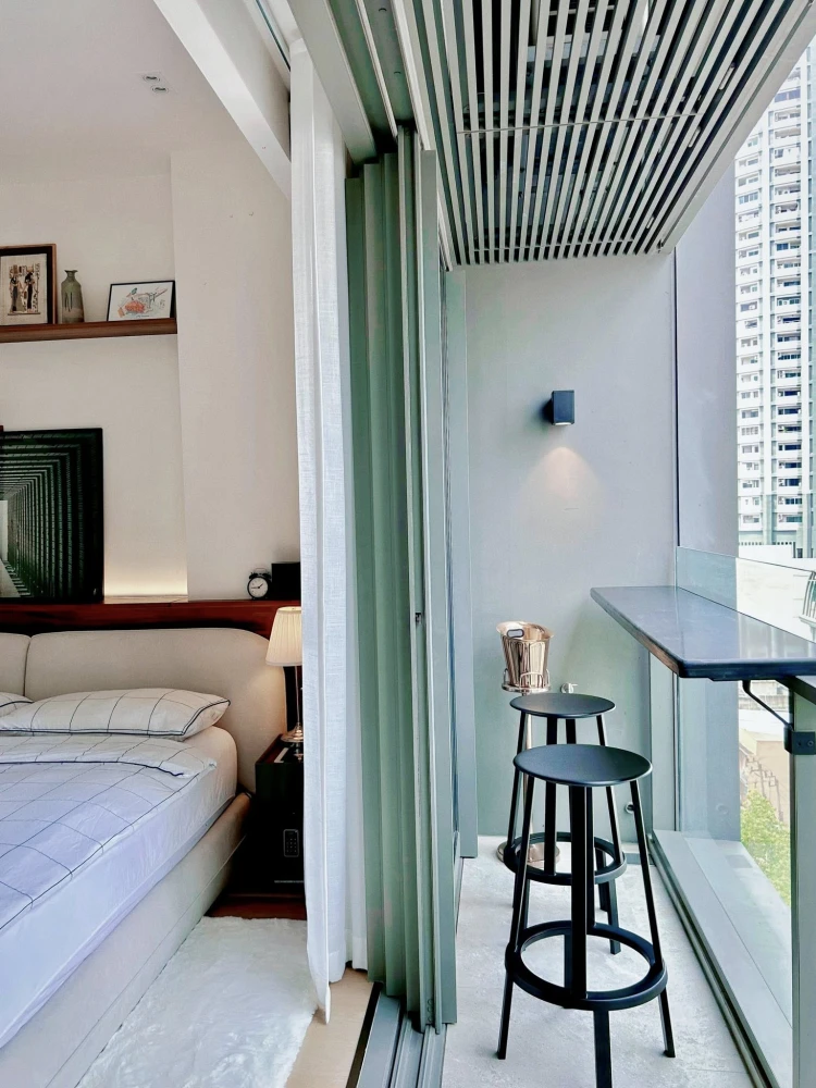 ให้เช่า The Strand ทองหล่อ ชั้น 9 วิวโล่ง เพลิดเพลินกับวิวเมืองโดยไม่ต้องเผชิญหน้ากับเพื่อนบ้านโดยตรง ตกแต่งมีสไตล์มาก น่าจองสุดๆ