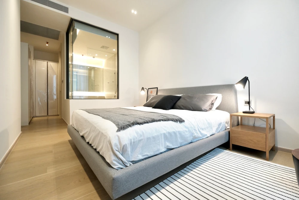 ให้เช่า The Strand Thonglor ชั้น 7 ห้องมุม แต่งครบ น่าอยู่ สนใจจองเลย