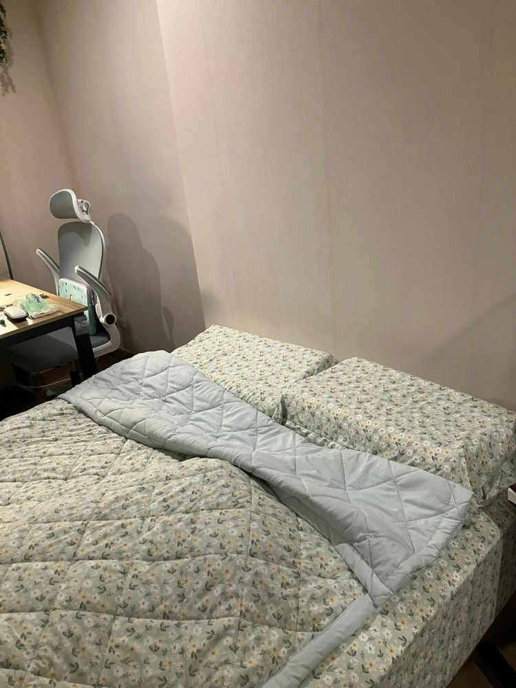 For rent: The Tree Bangpo Station, north-facing unit. Great location, beautiful river view, unblocked. Don't miss this amazing deal!