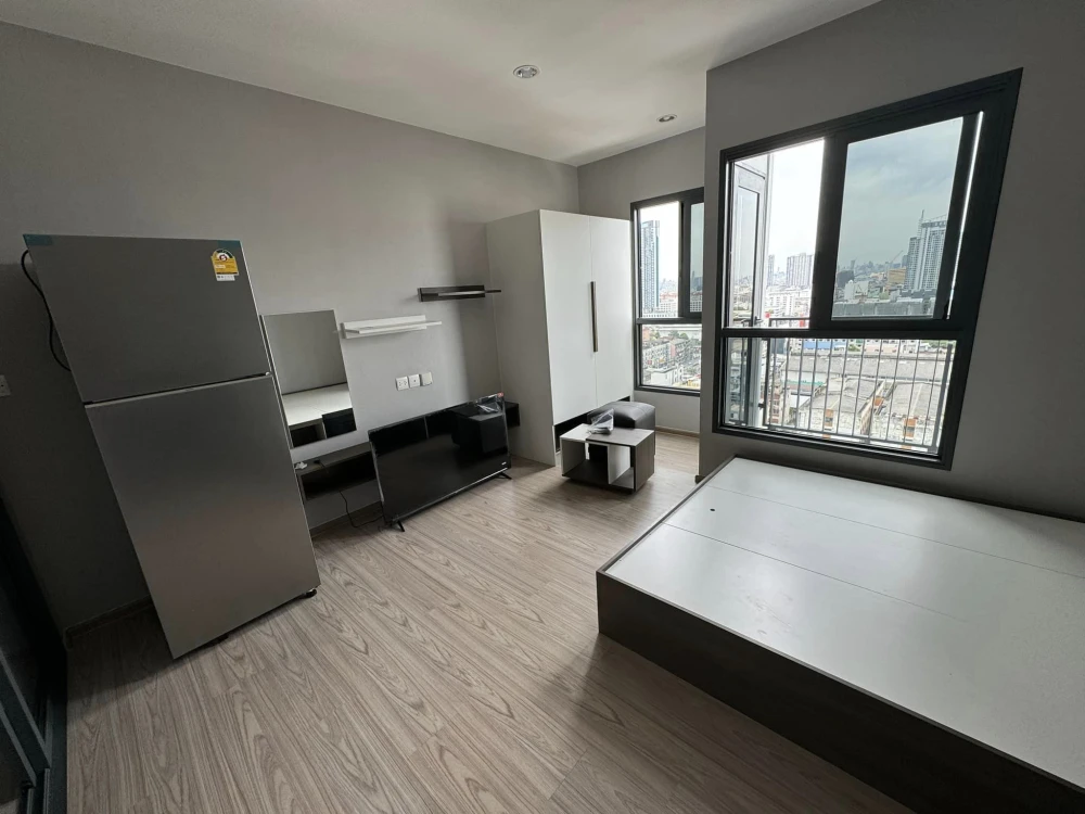 For rent: The Tree Hua Mak Interchange, 21st floor unit. Great location, convenient transportation. Don't miss this opportunity!