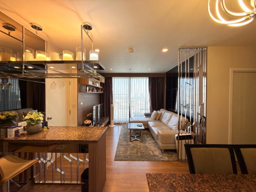 ให้เช่า The Tree Interchange ห้องกว้างพร้อมเข้าอยู่ เฟอร์บิ้วอินจัดเต็มมาก เครื่องใช้ไฟฟ้าครบ รีบจองเลย