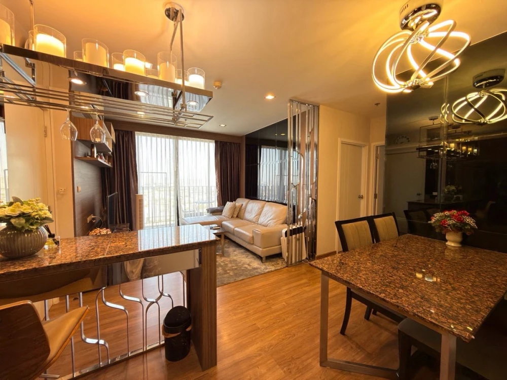 ให้เช่า The Tree Interchange ห้องกว้างพร้อมเข้าอยู่ เฟอร์บิ้วอินจัดเต็มมาก เครื่องใช้ไฟฟ้าครบ รีบจองเลย