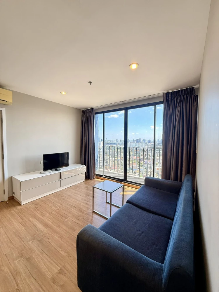 ให้เช่า The Tree Interchange ห้องชั้นสูงมากๆ มี 2 ห้องนอน 2 ห้องน้ำ วิวเมือง ไม่จองคือพลาดสุดๆ