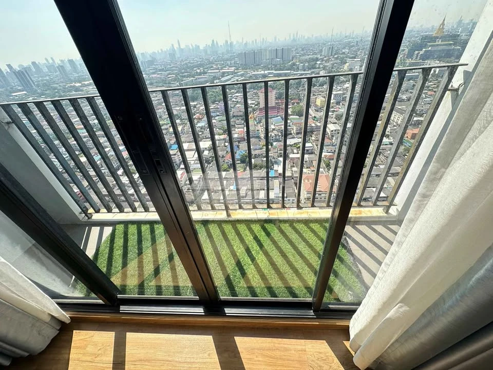 ให้เช่า The tree Interchange ห้องชั้นสูง น่าอยู่กว้างขวางอยู่สบาย จองเลย