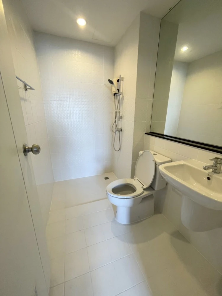 ให้เช่า The Tree Interchange 2 ห้องนอน พื้นที่ใช้สอยเยอะ ทำเลดี มี walk-in closet รีบจองเลยจ้า