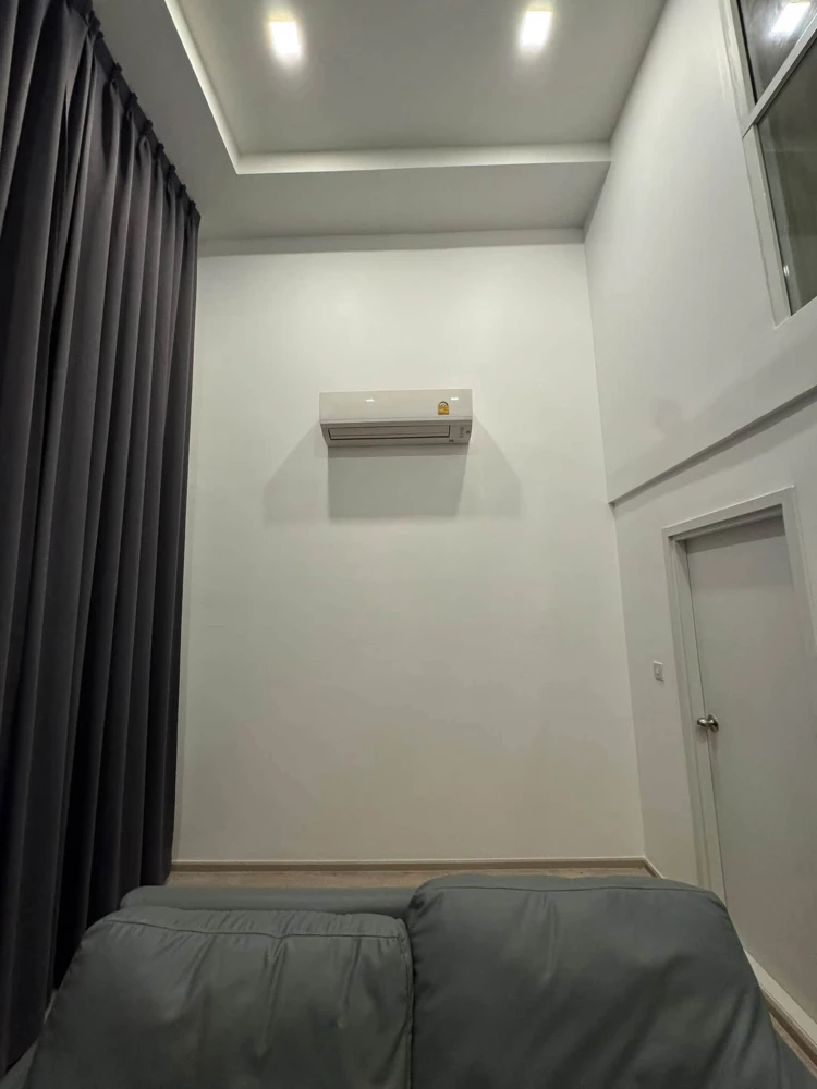 ให้เช่า The Tree Pattanakarn - Ekkamai ห้องสไตล์ Duplex / Loft 2 ชั้น เพดานสูง Double Volume โปร่งโล่ง แต่งครบพร้อมเข้าอยู่