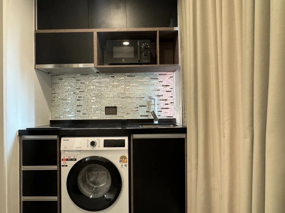 ให้เช่า THE TREE Pattanakarn - Ekkamai 1 ห้องนอน 1 ห้องน้ำ ทำเลดี เห็นวิวเมืองสวยๆ เฟอร์ครบครัน รีบจองเลย