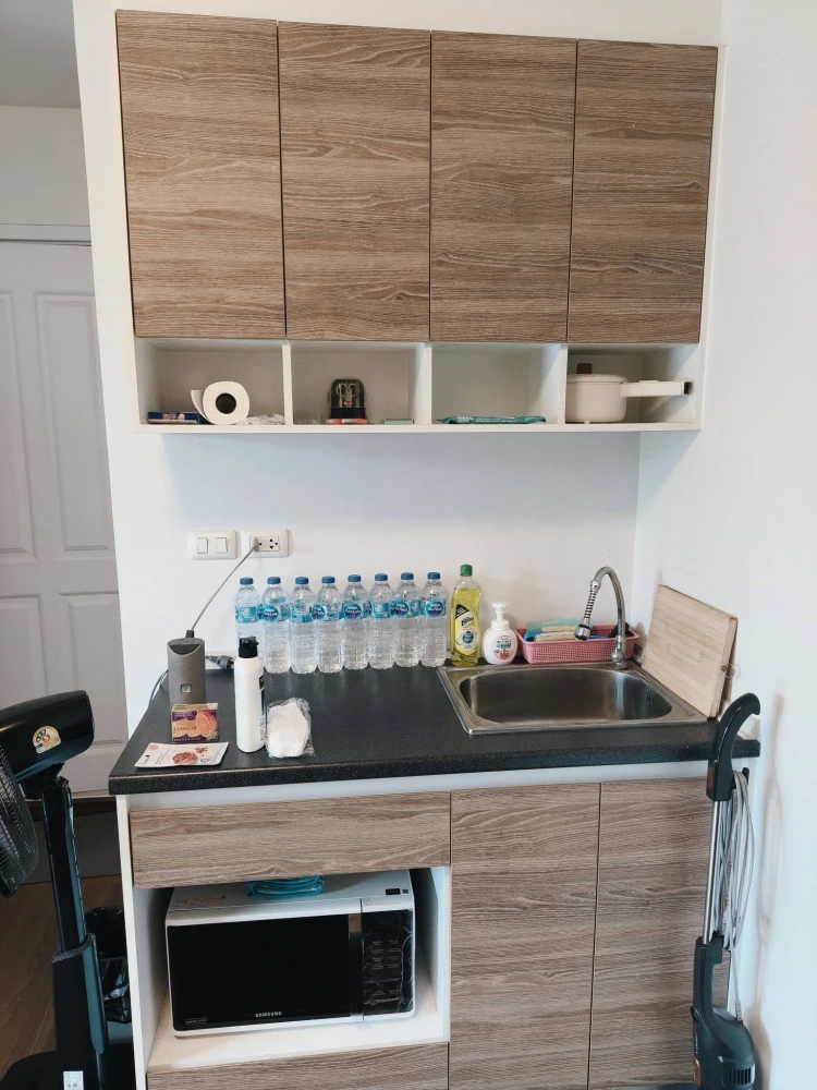 ให้เช่า The Trust Condo Amata - Chonburi 1 ห้องนอน ชั้น 3 เฟอร์ครบ หิ้วกระเป๋าเข้าอยู่ได้เลยจ้า