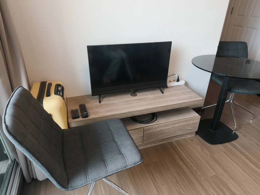 ให้เช่า The Trust Condo Amata - Chonburi 1 ห้องนอน ชั้น 3 เฟอร์ครบ หิ้วกระเป๋าเข้าอยู่ได้เลยจ้า