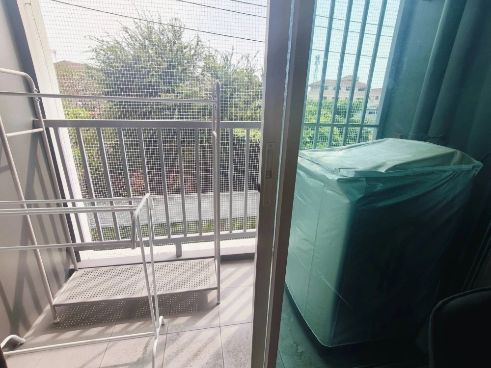 ให้เช่า The Trust Condo Amata - Chonburi 1 ห้องนอน ชั้น 3 เฟอร์ครบ หิ้วกระเป๋าเข้าอยู่ได้เลยจ้า