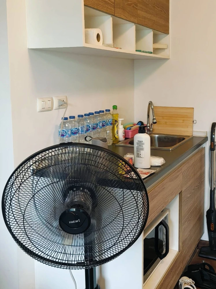 ให้เช่า The Trust Condo Amata - Chonburi 1 ห้องนอน ชั้น 3 เฟอร์ครบ หิ้วกระเป๋าเข้าอยู่ได้เลยจ้า