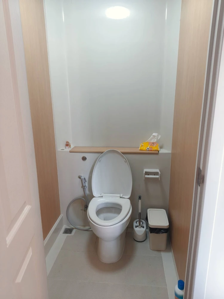 ให้เช่า The Trust Condo Amata - Chonburi 1 ห้องนอน ชั้น 3 เฟอร์ครบ หิ้วกระเป๋าเข้าอยู่ได้เลยจ้า