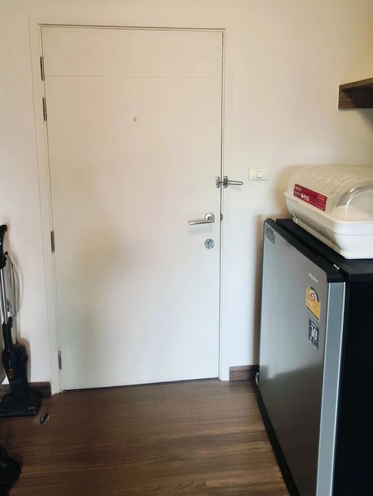 ให้เช่า The Trust Condo Amata - Chonburi 1 ห้องนอน ชั้น 3 เฟอร์ครบ หิ้วกระเป๋าเข้าอยู่ได้เลยจ้า