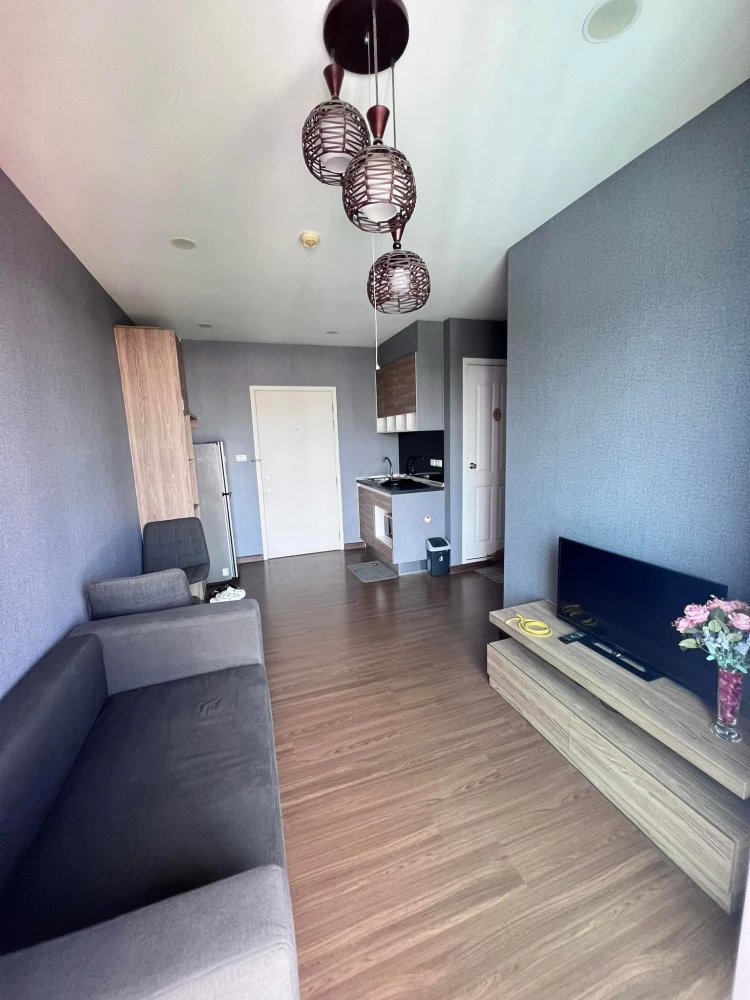 ให้เช่า The Trust Condo Amata - Chonburi 1 ห้องนอน 1 ห้องน้ำ มาพร้อมเฟอร์นิเจอร์ครบครัน หิ้วกระเป๋าเข้าอยู่ได้เลยจ้า