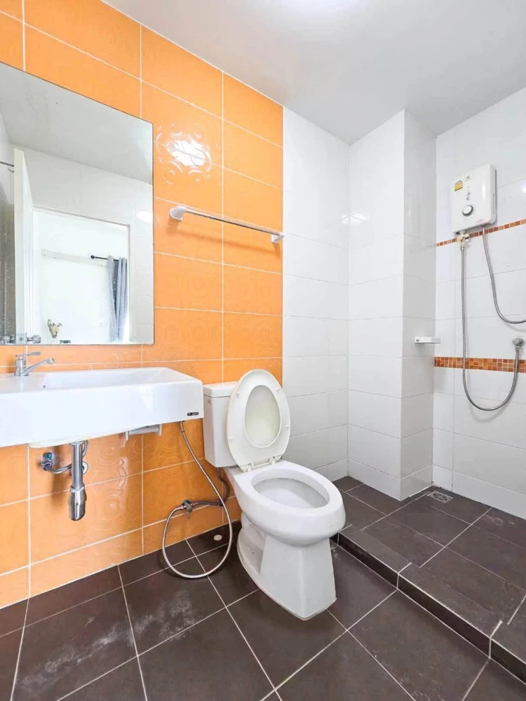ให้เช่า The Trust Condo Central Pattaya ห้องชั้น 8 เฟอร์นิเจอร์ครบครัน หิ้วกระเป๋าเข้าอยู่ได้เลยจ้า