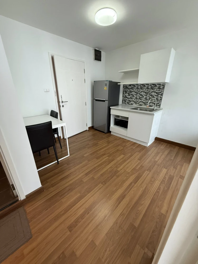 ให้เช่า The Trust Condo Ngamwongwan 1 ห้องนอน 1 ห้องน้ำ เฟอร์นิเจอร์ครบครัน หิ้วกระเป๋าเข้าอยู่ได้เลยจ้า